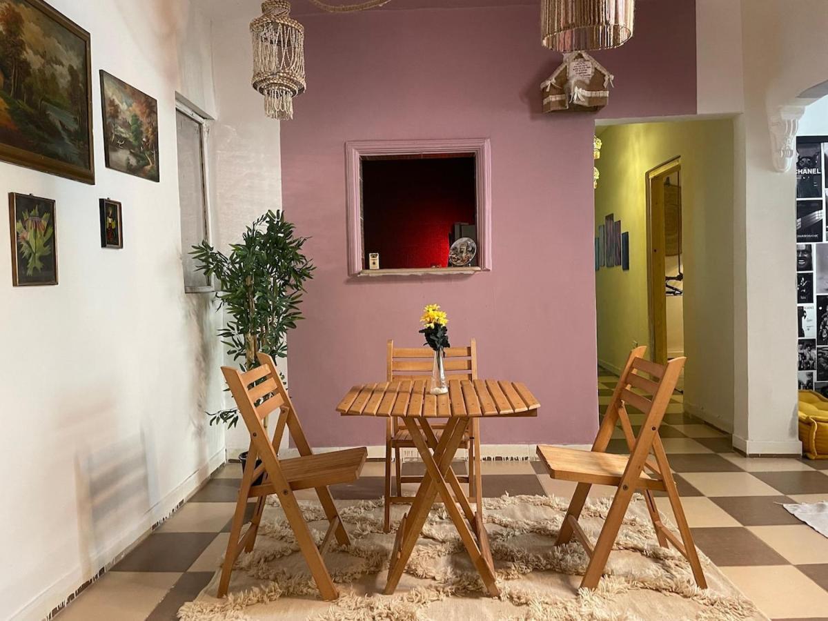 Afro In Maadi In Sharing Apartment Cairo