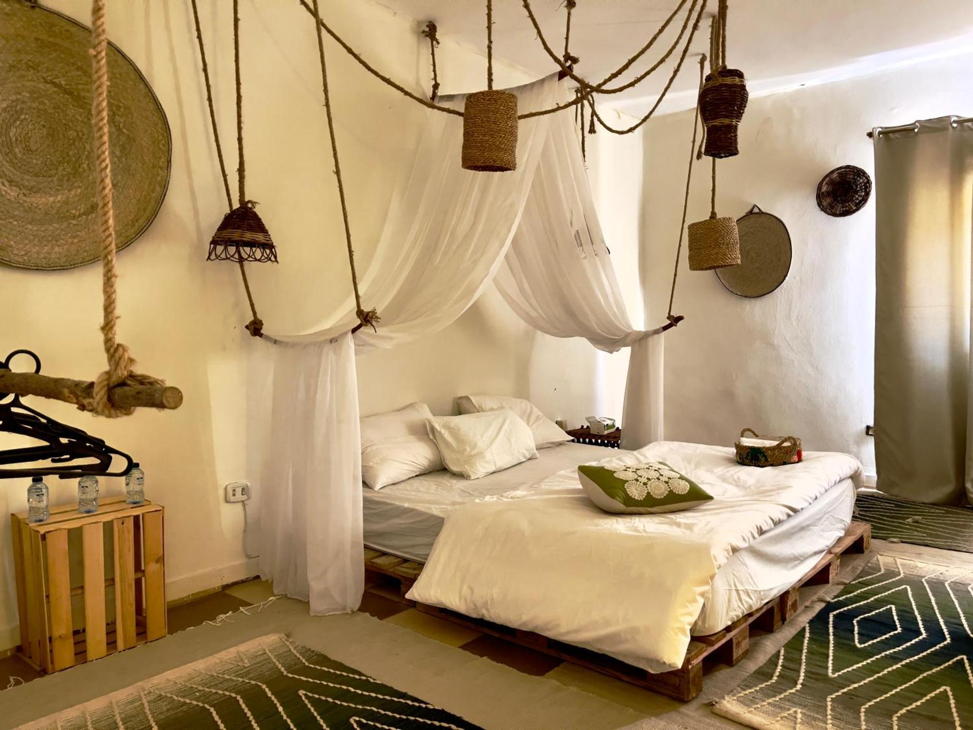 Afro In Maadi In Sharing Apartment Cairo